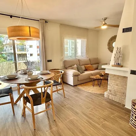 Casa Con Jardin Y Piscina Comunitaria Apartment *