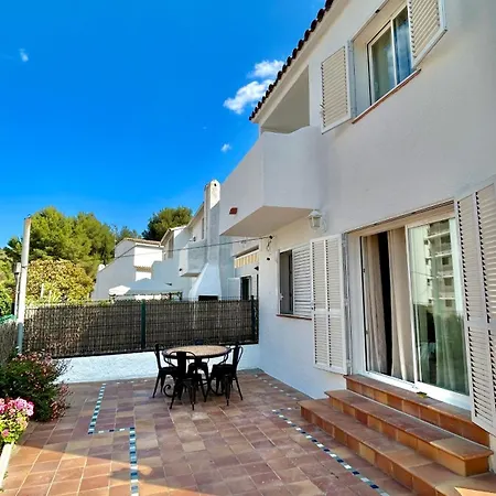 Casa Con Jardin Y Piscina Comunitaria Apartment *