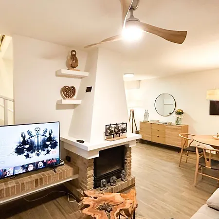 Casa Con Jardin Y Piscina Comunitaria Apartment